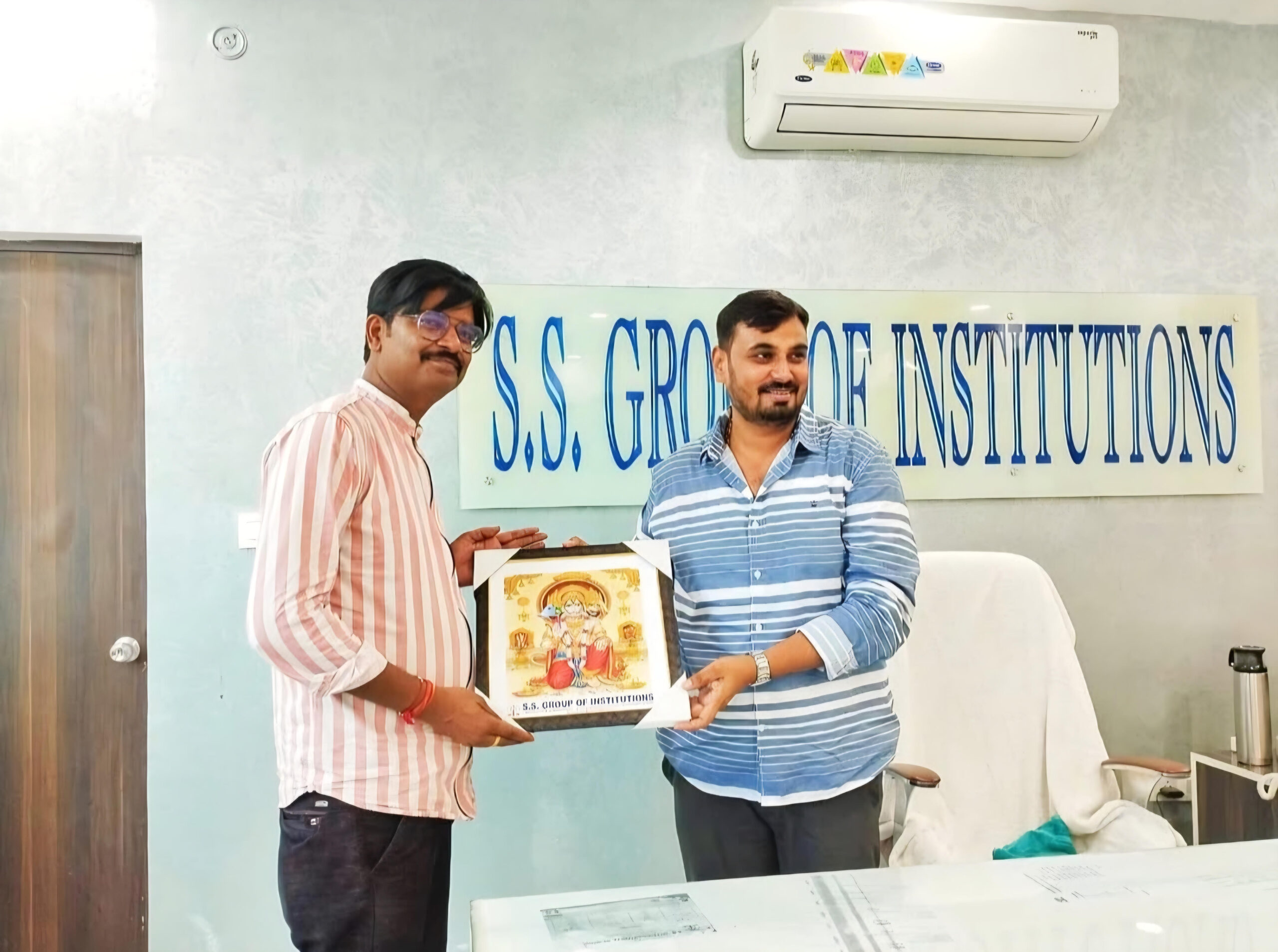 Filmmaker Pradeep Srivastava Felicitated by S.S. Group of Institutions for Contribution to Cinema and Youth Inspiration